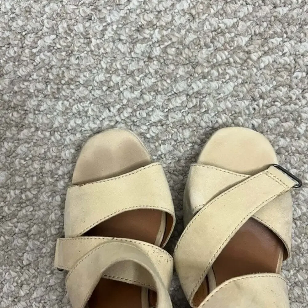 Lucky Brand  Mendona Espadrille Wedge Sandal heels size 7 cream tan